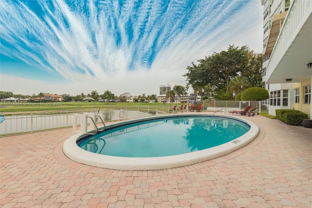 For Sale: $325,000 (3 beds, 2 baths, 1458 Square Feet)