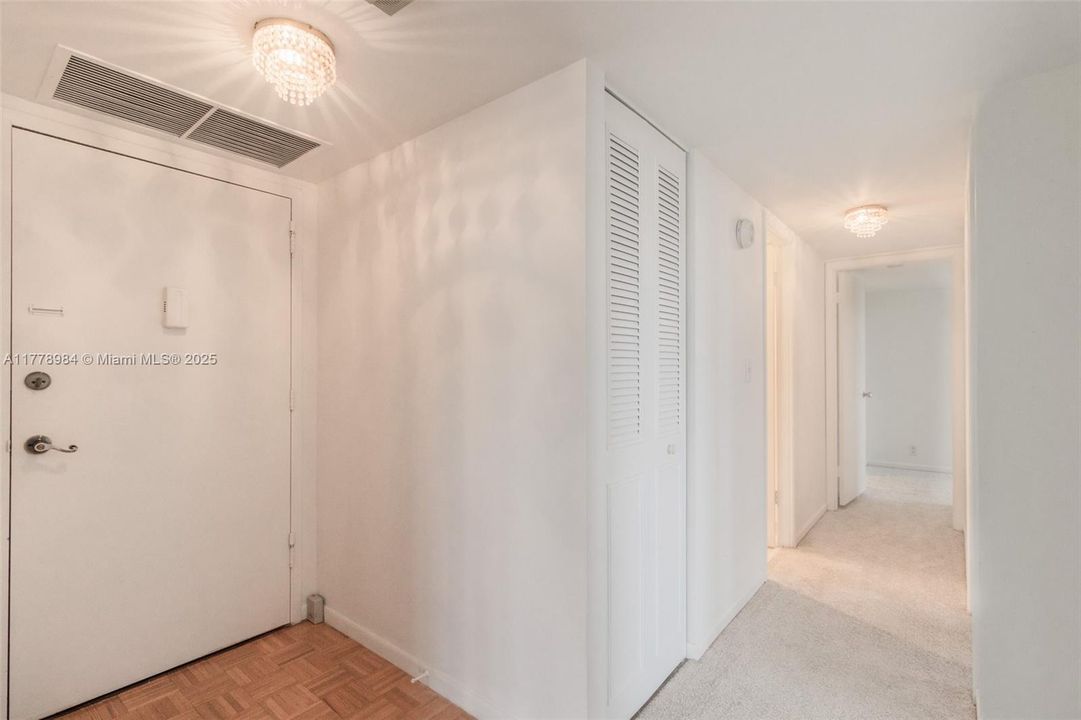 For Sale: $325,000 (3 beds, 2 baths, 1458 Square Feet)