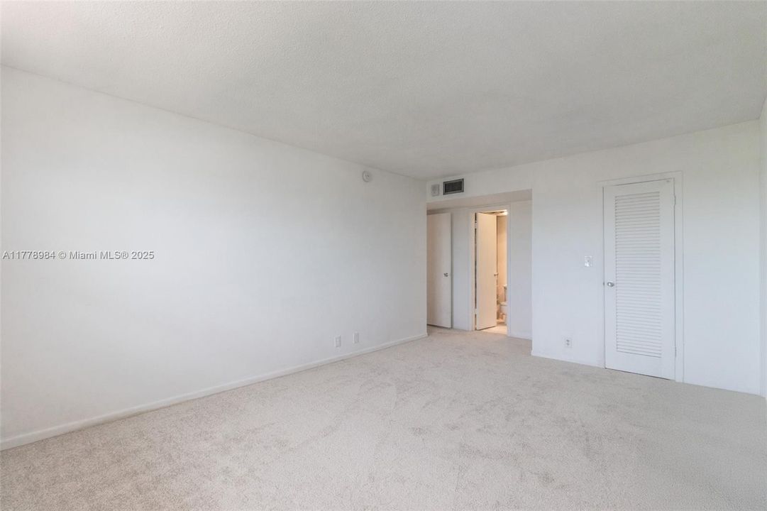 For Sale: $325,000 (3 beds, 2 baths, 1458 Square Feet)