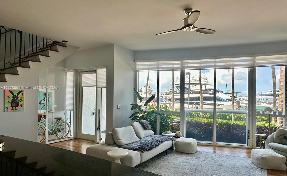 Recently Sold: $1,599,000 (1 beds, 1 baths, 1310 Square Feet)