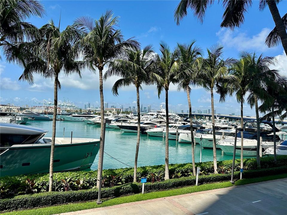 Recently Sold: $1,599,000 (1 beds, 1 baths, 1310 Square Feet)