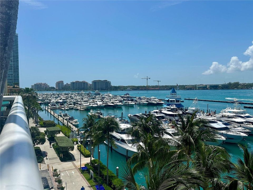 Recently Sold: $1,599,000 (1 beds, 1 baths, 1310 Square Feet)