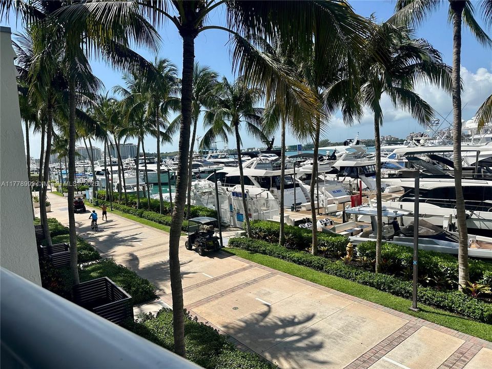 Recently Sold: $1,599,000 (1 beds, 1 baths, 1310 Square Feet)