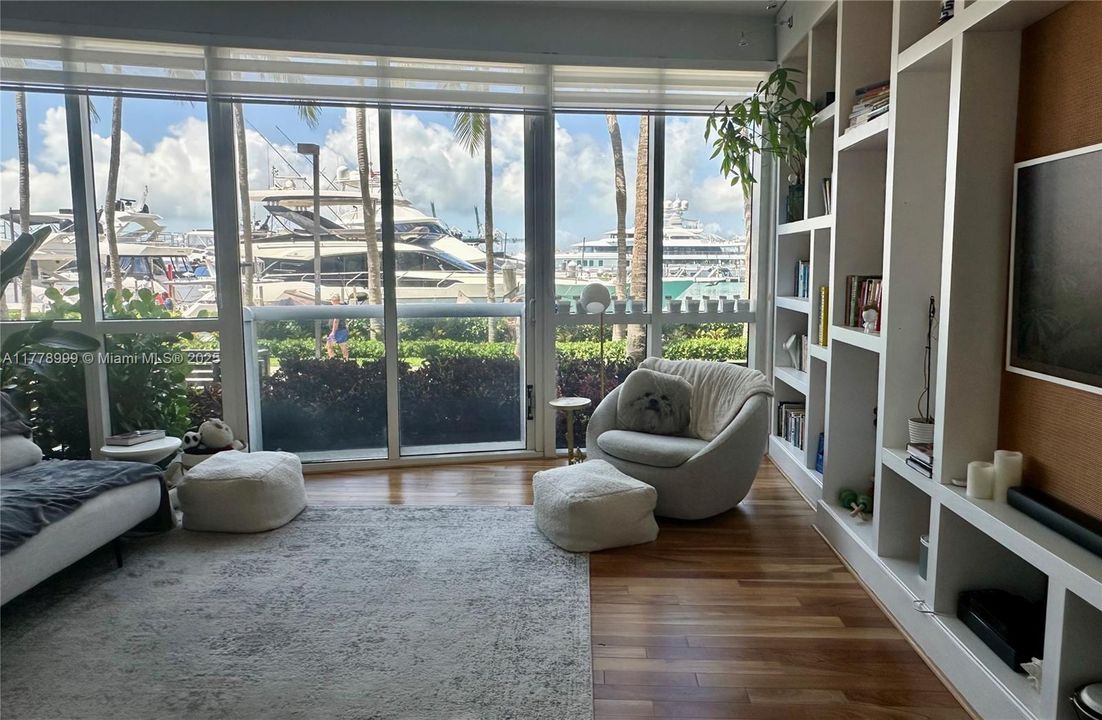 Recently Sold: $1,599,000 (1 beds, 1 baths, 1310 Square Feet)