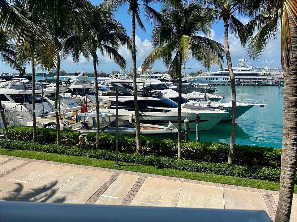 Recently Sold: $1,599,000 (1 beds, 1 baths, 1310 Square Feet)