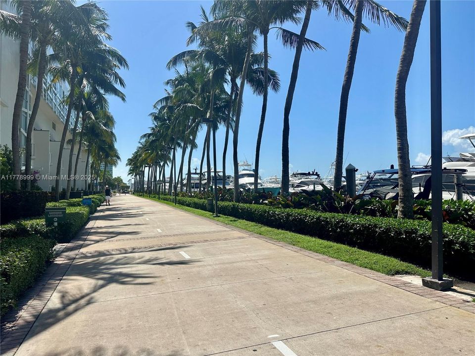 Recently Sold: $1,599,000 (1 beds, 1 baths, 1310 Square Feet)