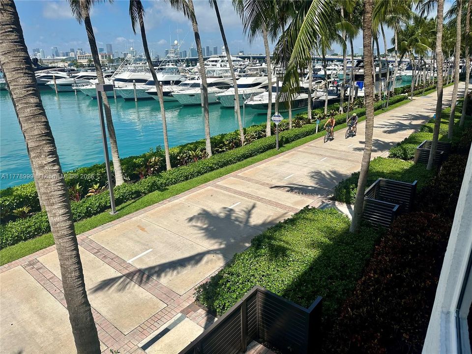 Recently Sold: $1,599,000 (1 beds, 1 baths, 1310 Square Feet)