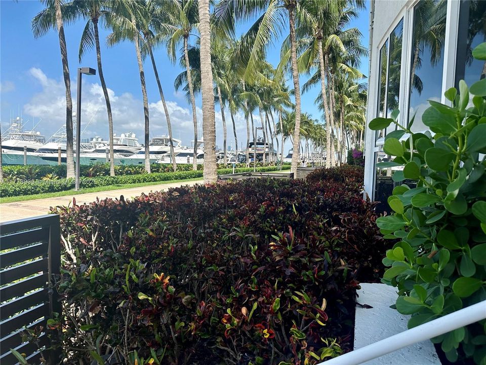 Recently Sold: $1,599,000 (1 beds, 1 baths, 1310 Square Feet)