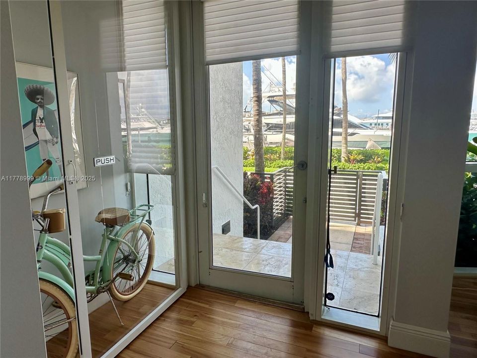 Recently Sold: $1,599,000 (1 beds, 1 baths, 1310 Square Feet)