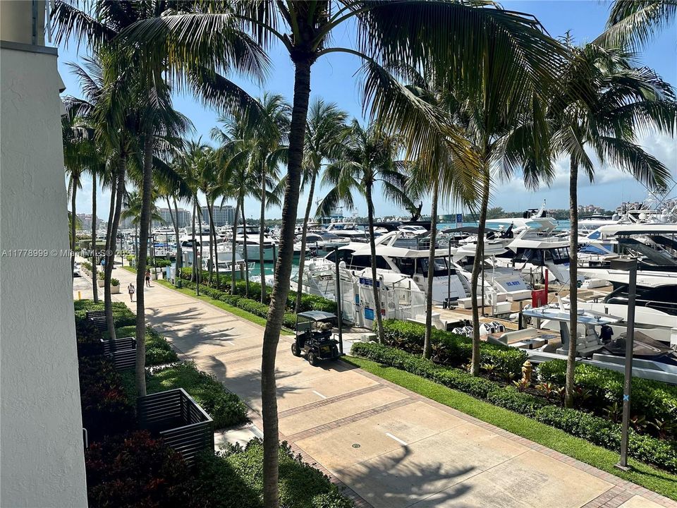 Recently Sold: $1,599,000 (1 beds, 1 baths, 1310 Square Feet)