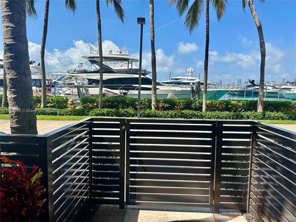 Recently Sold: $1,599,000 (1 beds, 1 baths, 1310 Square Feet)