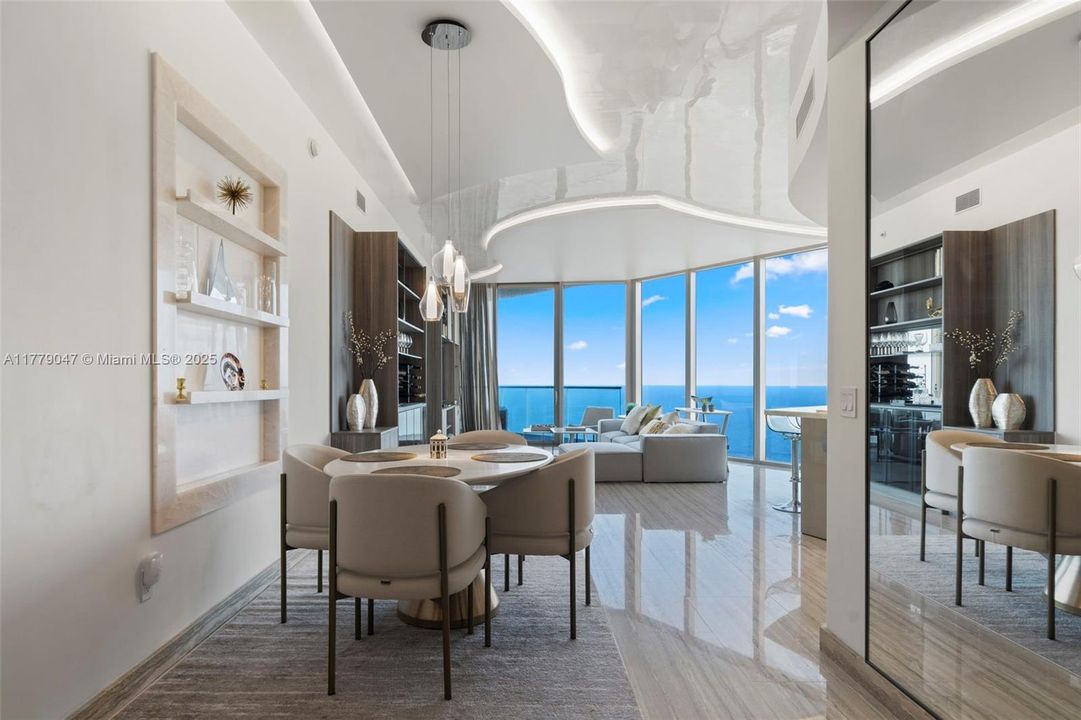 待售: $3,450,000 (2 贝兹, 2 浴室, 1709 平方英尺)