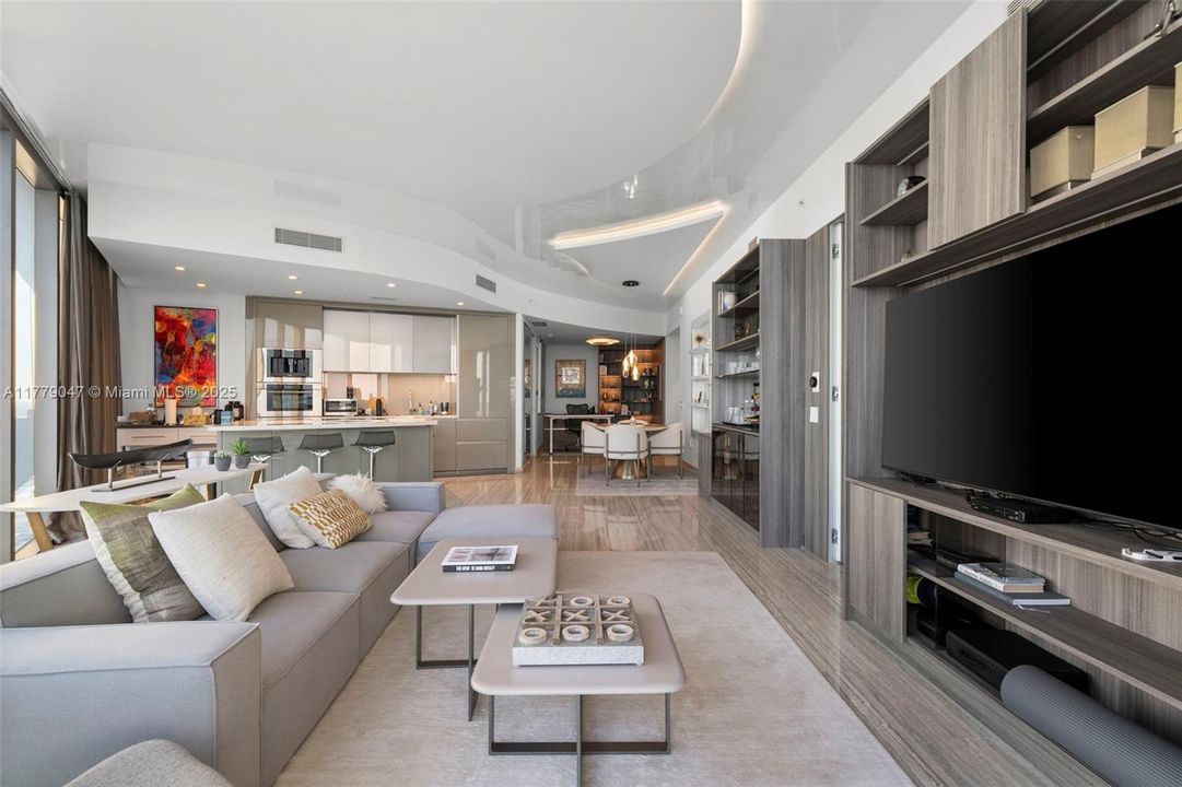 待售: $3,450,000 (2 贝兹, 2 浴室, 1709 平方英尺)