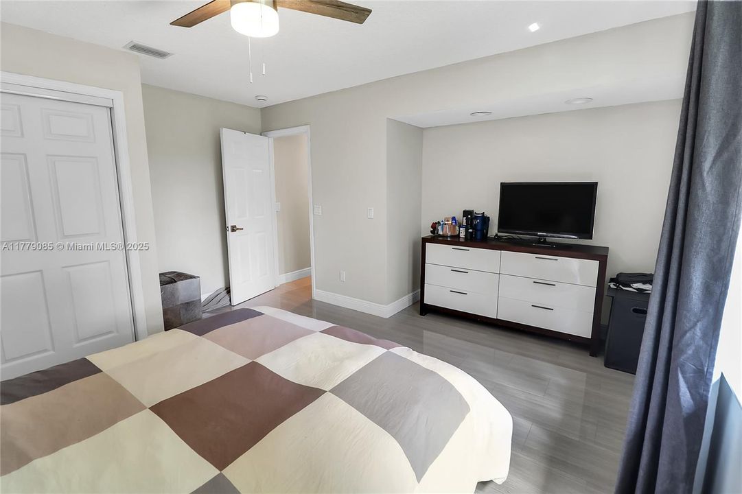 Active With Contract: $1,150,000 (4 beds, 3 baths, 3089 Square Feet)