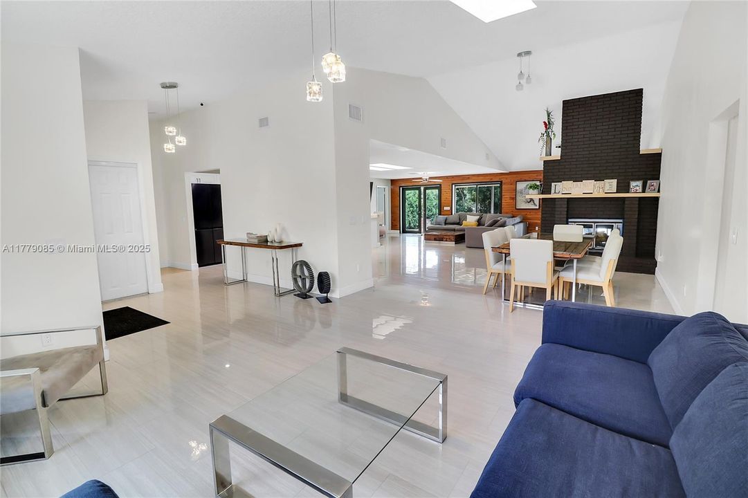 Active With Contract: $1,150,000 (4 beds, 3 baths, 3089 Square Feet)