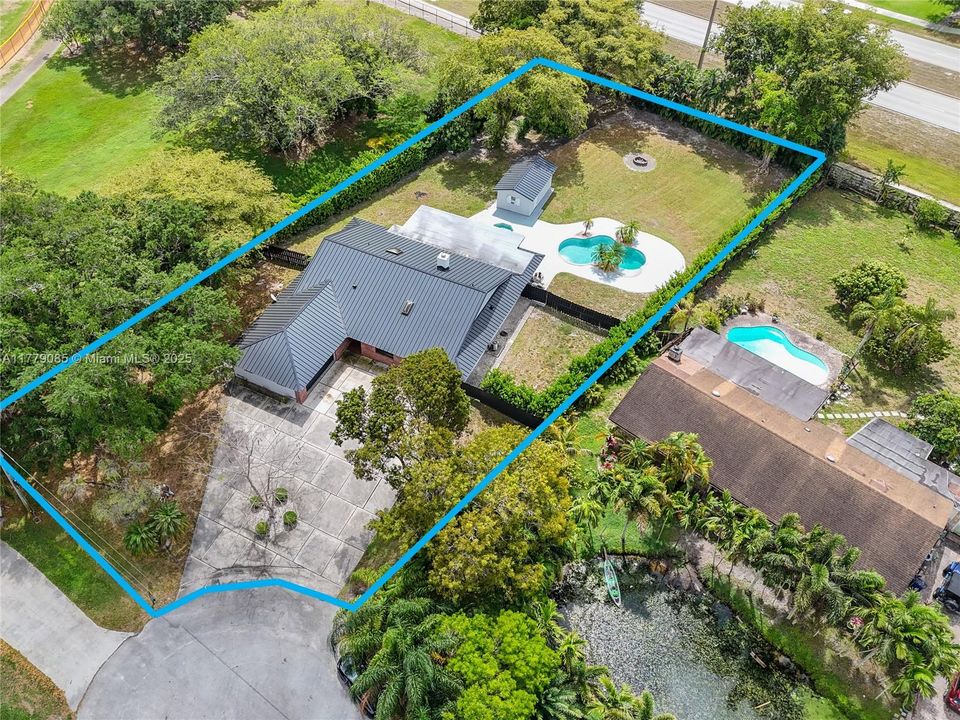 Active With Contract: $1,150,000 (4 beds, 3 baths, 3089 Square Feet)