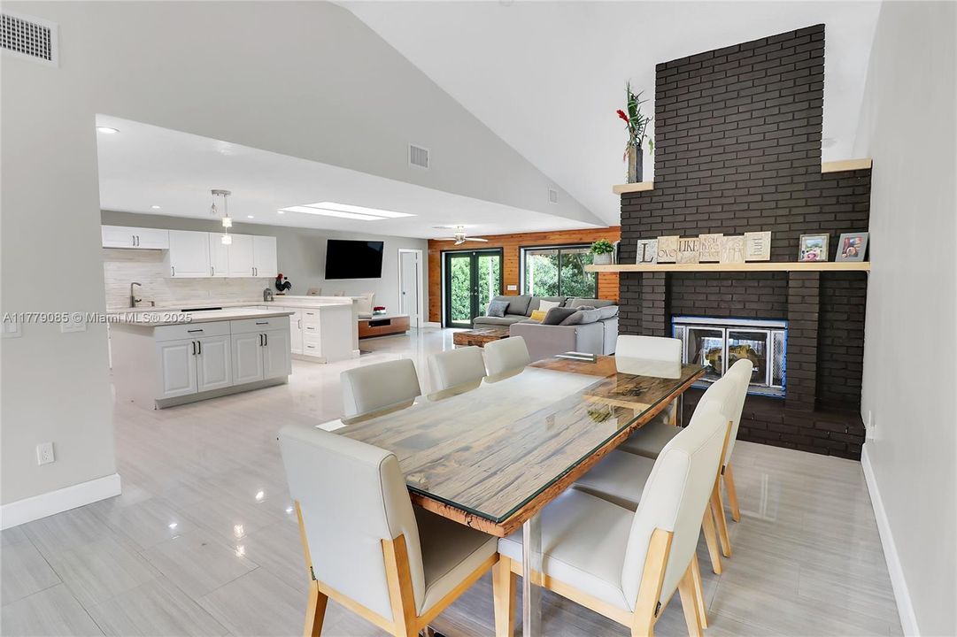 Active With Contract: $1,150,000 (4 beds, 3 baths, 3089 Square Feet)