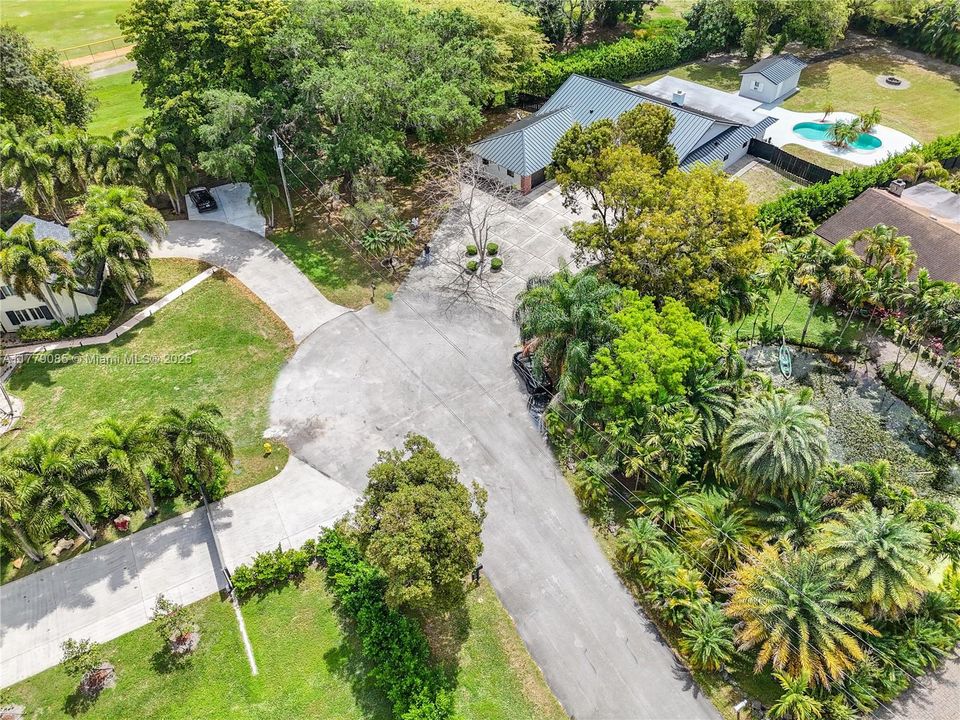 Active With Contract: $1,150,000 (4 beds, 3 baths, 3089 Square Feet)