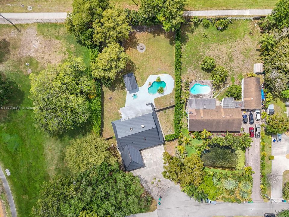 Active With Contract: $1,150,000 (4 beds, 3 baths, 3089 Square Feet)