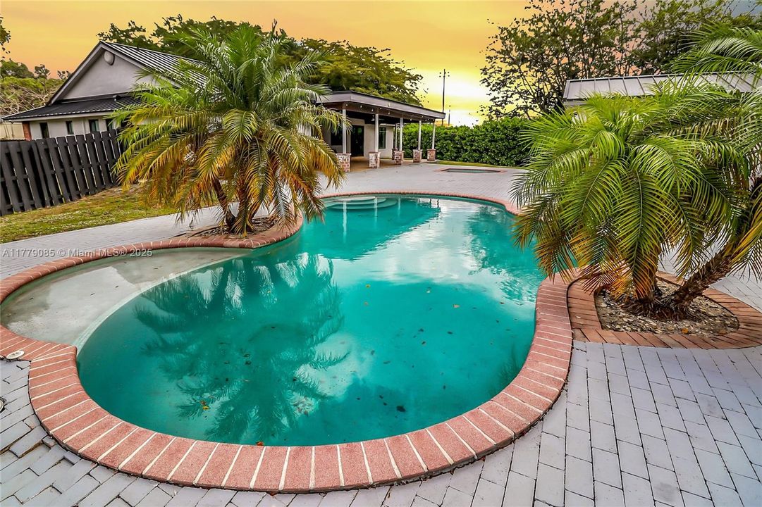 Active With Contract: $1,150,000 (4 beds, 3 baths, 3089 Square Feet)