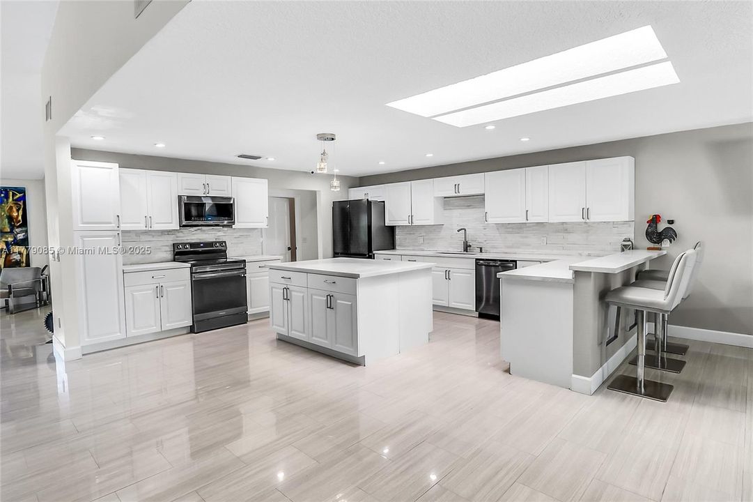 Active With Contract: $1,150,000 (4 beds, 3 baths, 3089 Square Feet)