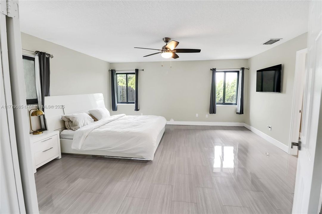 Active With Contract: $1,150,000 (4 beds, 3 baths, 3089 Square Feet)