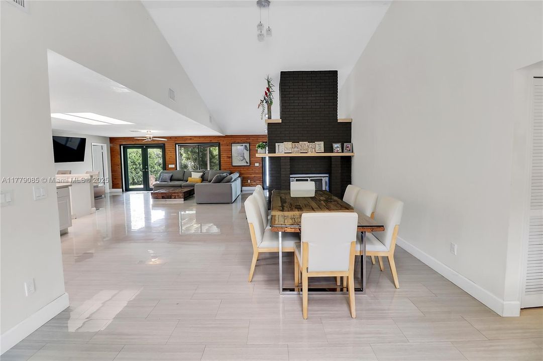 Active With Contract: $1,150,000 (4 beds, 3 baths, 3089 Square Feet)