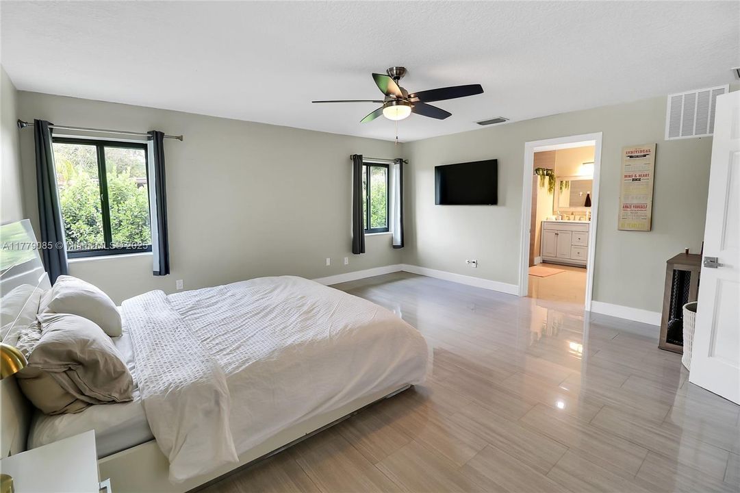 Active With Contract: $1,150,000 (4 beds, 3 baths, 3089 Square Feet)