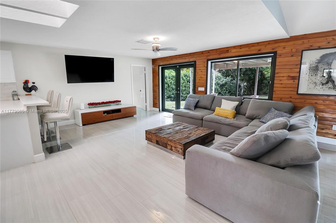 Active With Contract: $1,150,000 (4 beds, 3 baths, 3089 Square Feet)