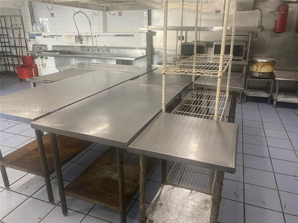 最近售出: $110,000 (0 贝兹, 0 浴室, 0 平方英尺)