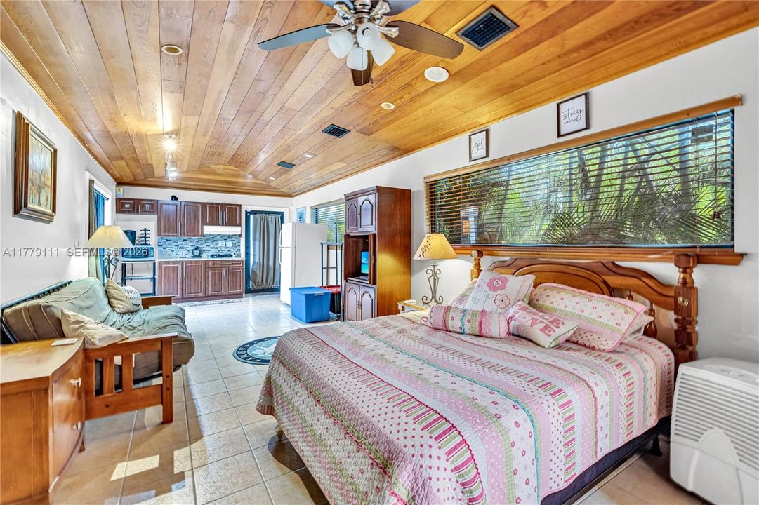 For Sale: $1,770,000 (5 beds, 4 baths, 3756 Square Feet)