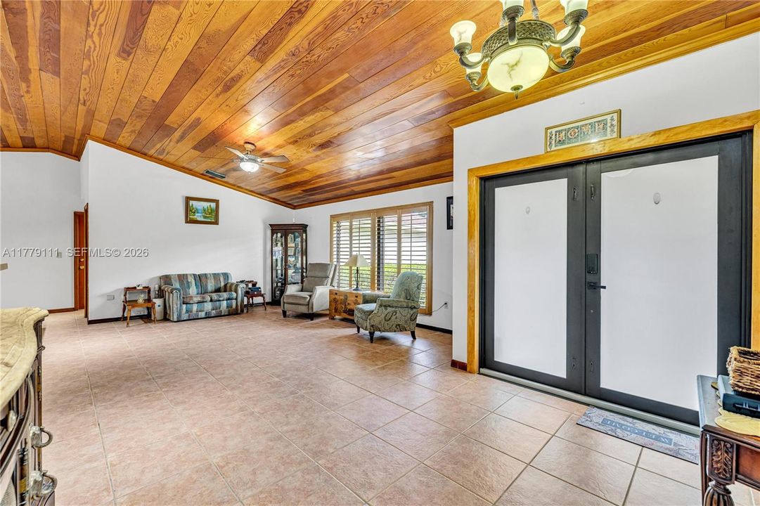 For Sale: $1,770,000 (5 beds, 4 baths, 3756 Square Feet)
