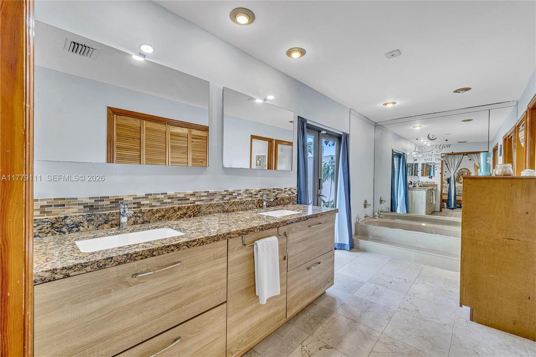 For Sale: $1,770,000 (5 beds, 4 baths, 3756 Square Feet)