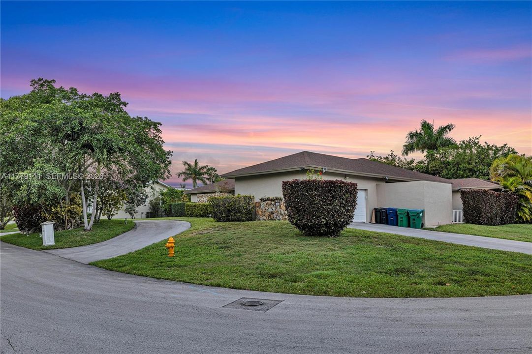 For Sale: $1,770,000 (5 beds, 4 baths, 3756 Square Feet)