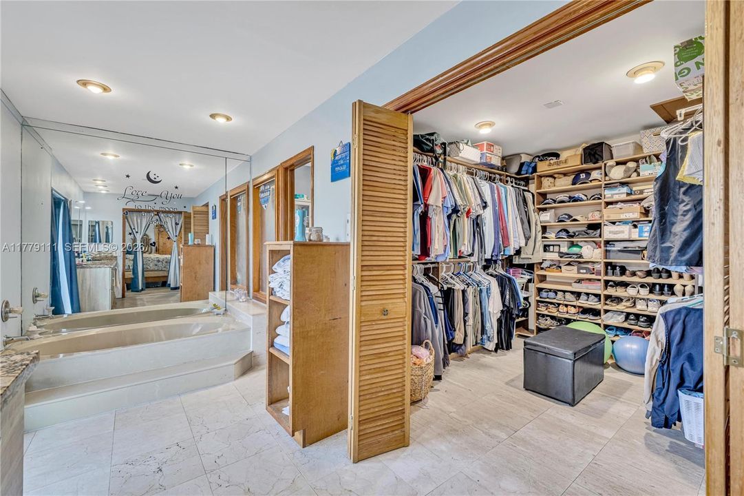 For Sale: $1,770,000 (5 beds, 4 baths, 3756 Square Feet)