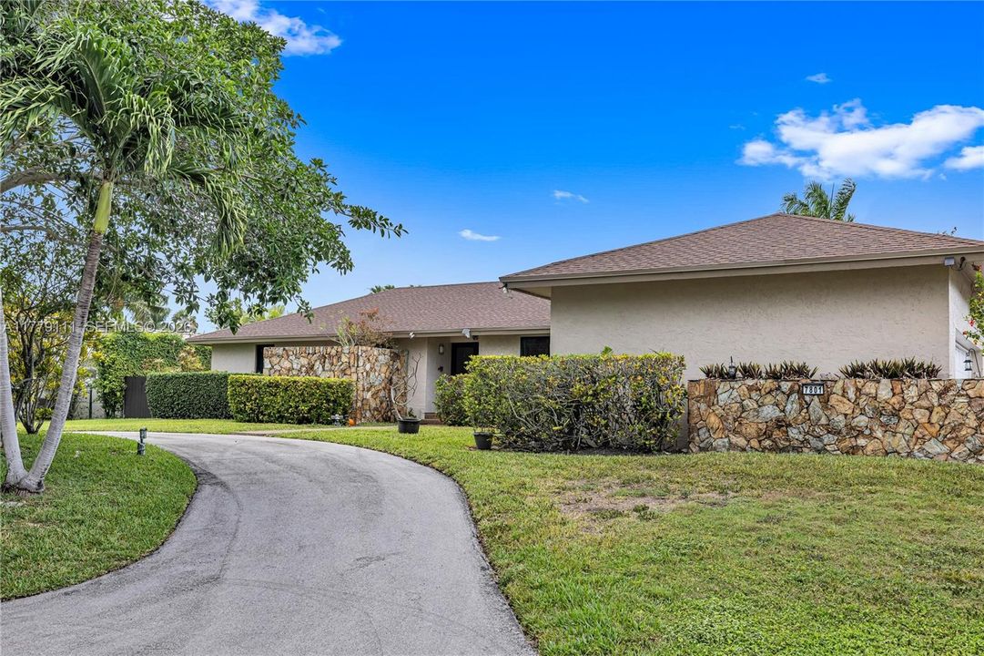 For Sale: $1,770,000 (5 beds, 4 baths, 3756 Square Feet)