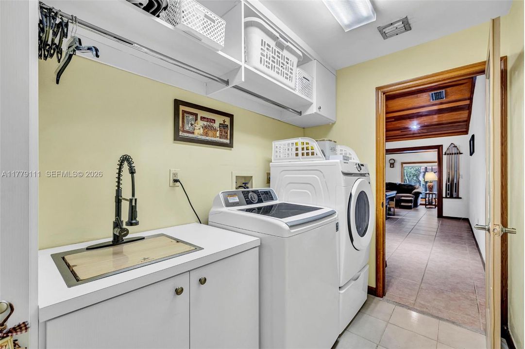 For Sale: $1,770,000 (5 beds, 4 baths, 3756 Square Feet)