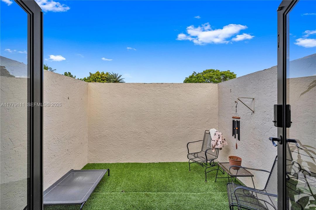 For Sale: $1,770,000 (5 beds, 4 baths, 3756 Square Feet)