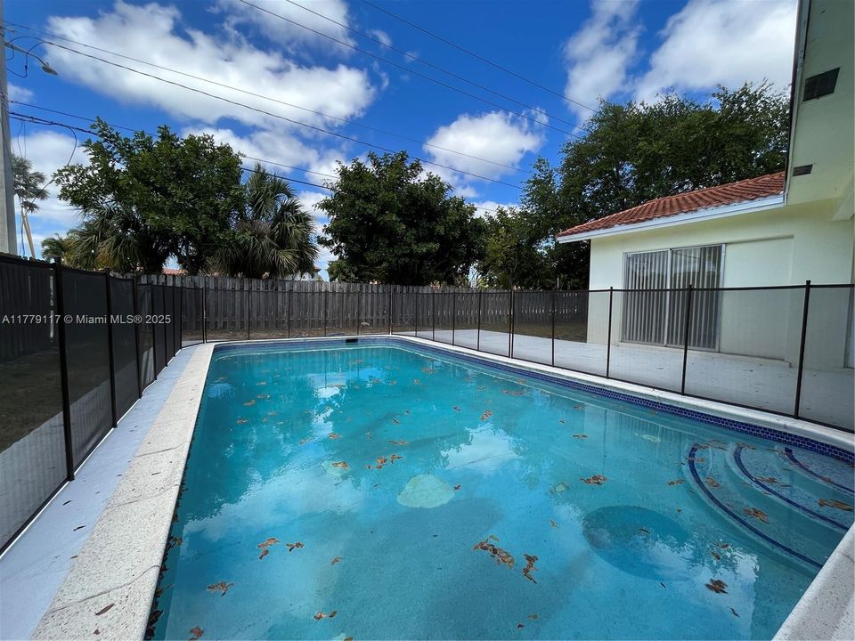 最近租的: $3,900 (4 贝兹, 2 浴室, 1490 平方英尺)