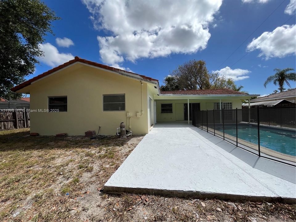 最近租的: $3,900 (4 贝兹, 2 浴室, 1490 平方英尺)