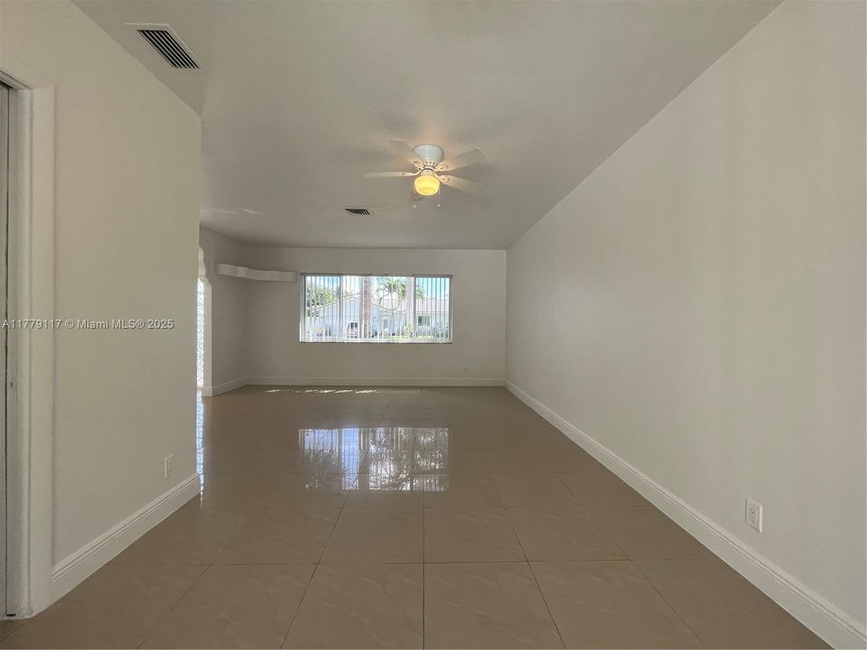 最近租的: $3,900 (4 贝兹, 2 浴室, 1490 平方英尺)