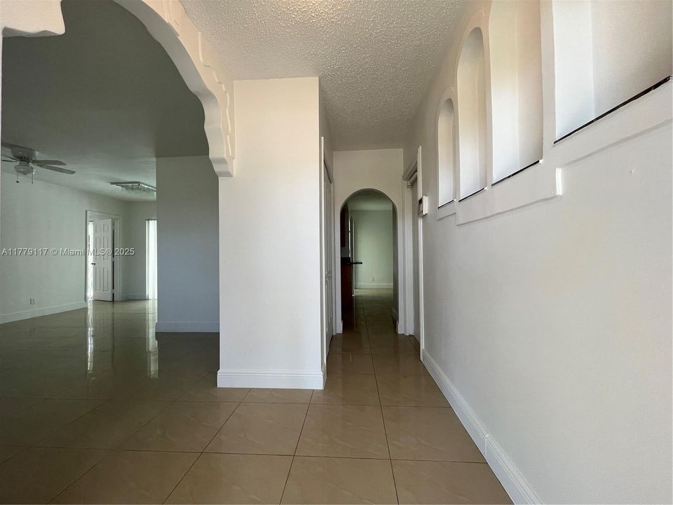 最近租的: $3,900 (4 贝兹, 2 浴室, 1490 平方英尺)