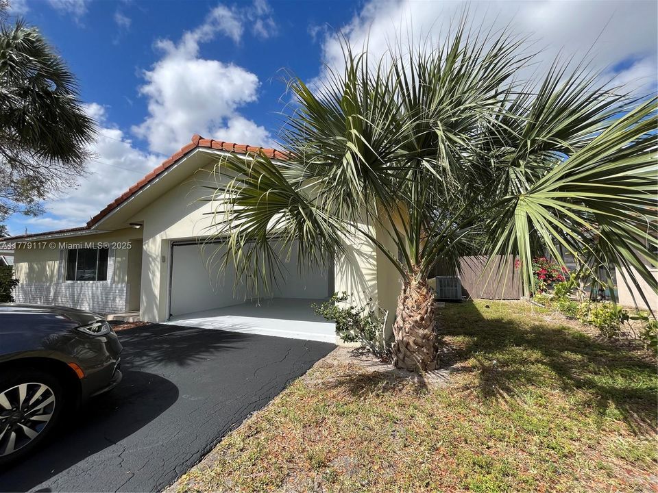 最近租的: $3,900 (4 贝兹, 2 浴室, 1490 平方英尺)