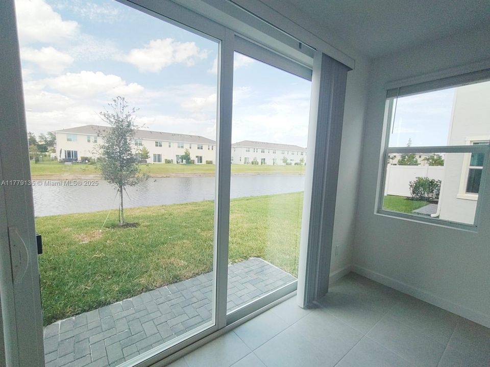 Недавно арендовано: $2,400 (3 спален, 2 ванн, 1821 Квадратных фут)