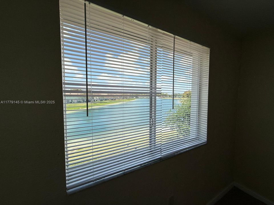 Recently Rented: $2,200 (3 beds, 3 baths, 1423 Square Feet)