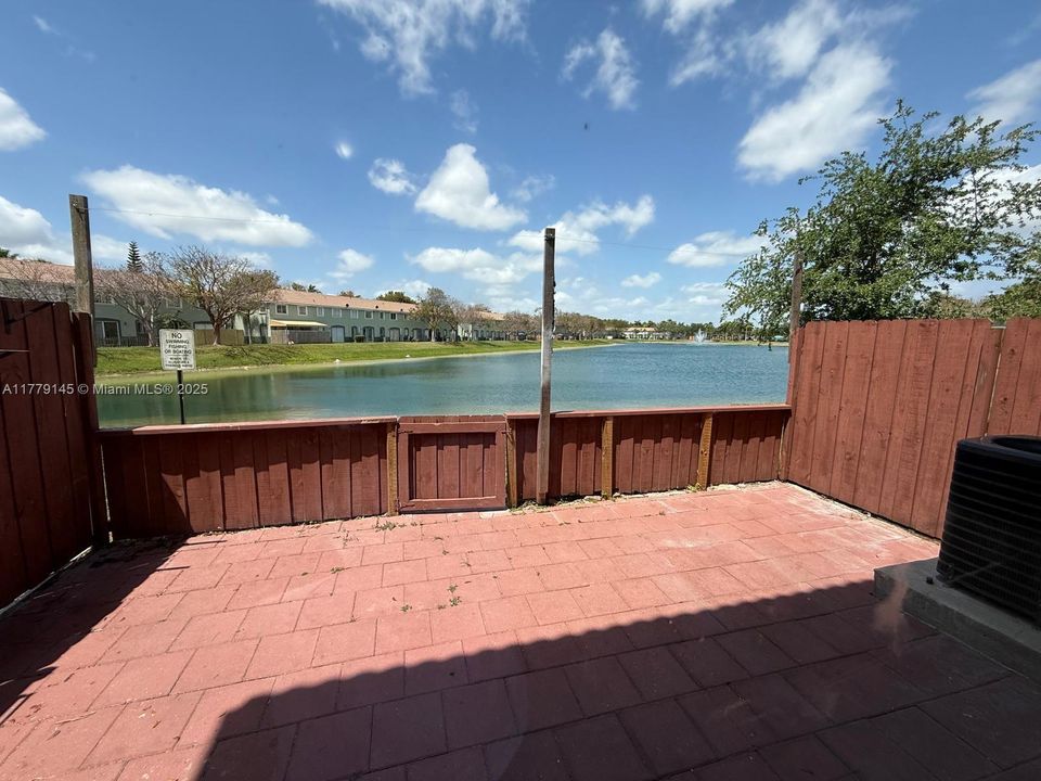 Recently Rented: $2,200 (3 beds, 3 baths, 1423 Square Feet)