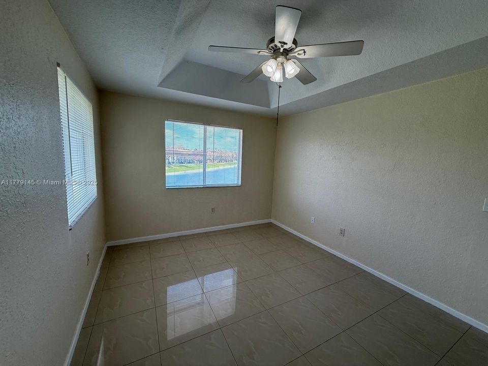 Recently Rented: $2,200 (3 beds, 3 baths, 1423 Square Feet)