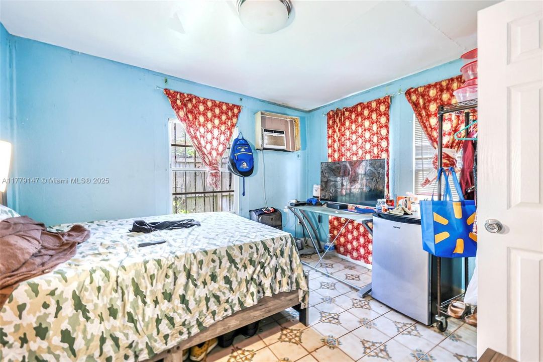 Недавно продано: $485,000 (4 спален, 2 ванн, 1684 Квадратных фут)