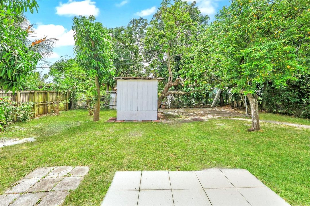 Недавно продано: $485,000 (4 спален, 2 ванн, 1684 Квадратных фут)