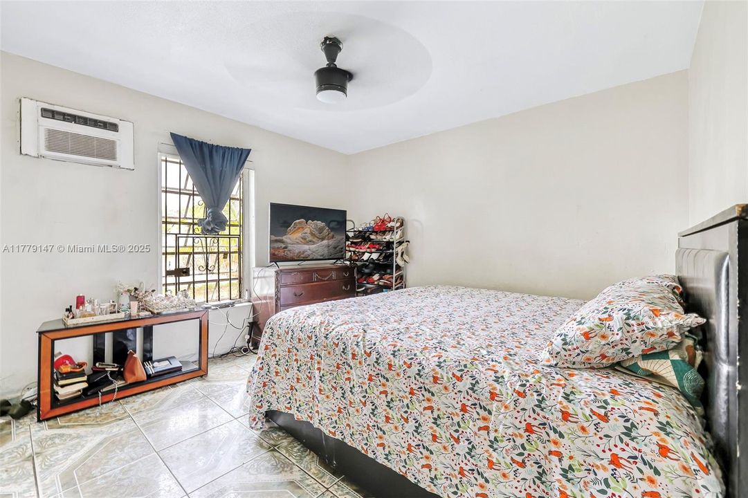 Недавно продано: $485,000 (4 спален, 2 ванн, 1684 Квадратных фут)